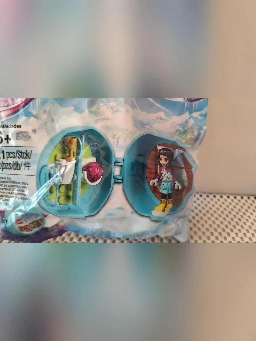 Lego Friends 5004920 Emma's Ski Pod NWT Building Toy Set